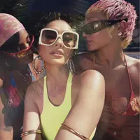 Agnez Mo baru saja meluncurkan VM terbaru bertajuk Party in Bali. Pada kesempatan ini, Agnez terlihat bergaya seru dengan gaya yang begitu playful. [Foto: Instagram/ Agnez Mo]