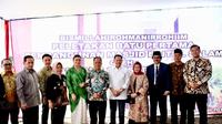 Ketua DPR RI Bambang Soesatyo melakukan peletakan batu pertama pembangunan Masjid Baitul Salam di lingkungan Universitas Perwira Purbalingga (UNPERBA).