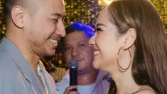 Inilah potret Gading Marten ‘jadi nyamuk’ di pernikahan Bunga Citra Lestari dan Tiko Aryawardhana. Tak ketinggalan pria 41 tahun itu meninggalkan komentar galau. (Liputan6.com/IG/gadiing)