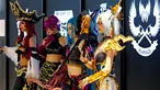 Empat cosplayer Vietnam berpose dalam acara turnamen League of Legends Mid-Season Invitational 2019 di GG Stadium, Ho Chi Minh, Vietnam (7/5/2019). Deretan cosplayer cantik turut meramaikan turnamen e-sport tersebut. (Reuters/Kham)