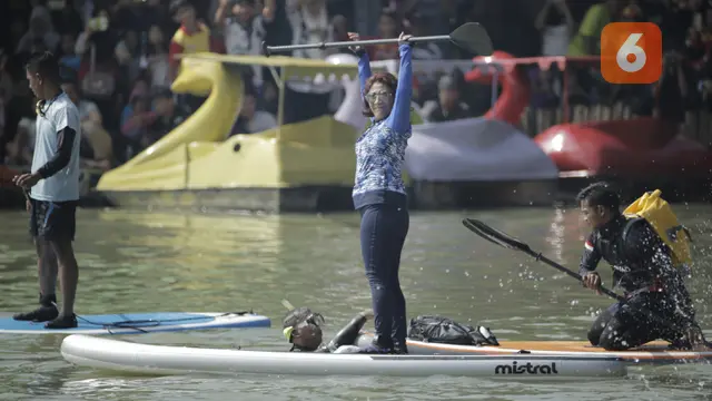 Susi Pudjiastuti Main Paddle Board