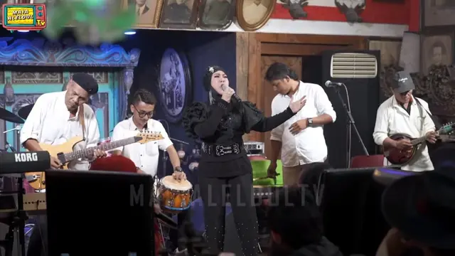 11 Momen Ulang Tahun Ahmad Dhani ke-50, Meriah Banget