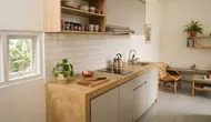 10 Inspirasi Meja Dapur untuk Rumah Minimalis yang Mudah Dibersihkan dan Tahan Lama