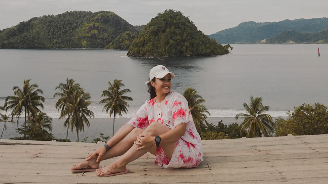Pemandangan dari Kawasan Wisata Mandeh Labuan Sundai. (Liputan6.com/ Novia Harlina)