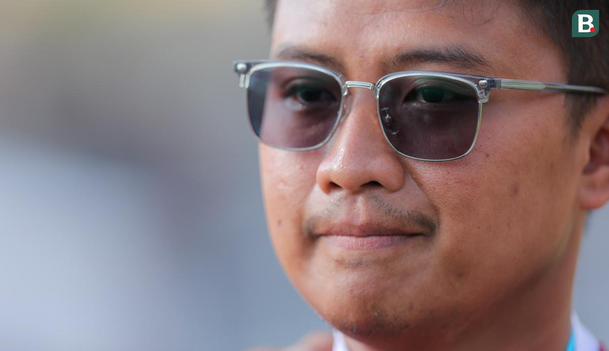 Riau Ega Agata Salsabilla menang dramatis karena skor sempat 5-5 dan tembakan terakhir ditentukan melalui shoot-off. Pada shoot-off, kedua pemanah sama-sama mendapatkan skor 9. (Bola.com/Bagaskara Lazuardi)