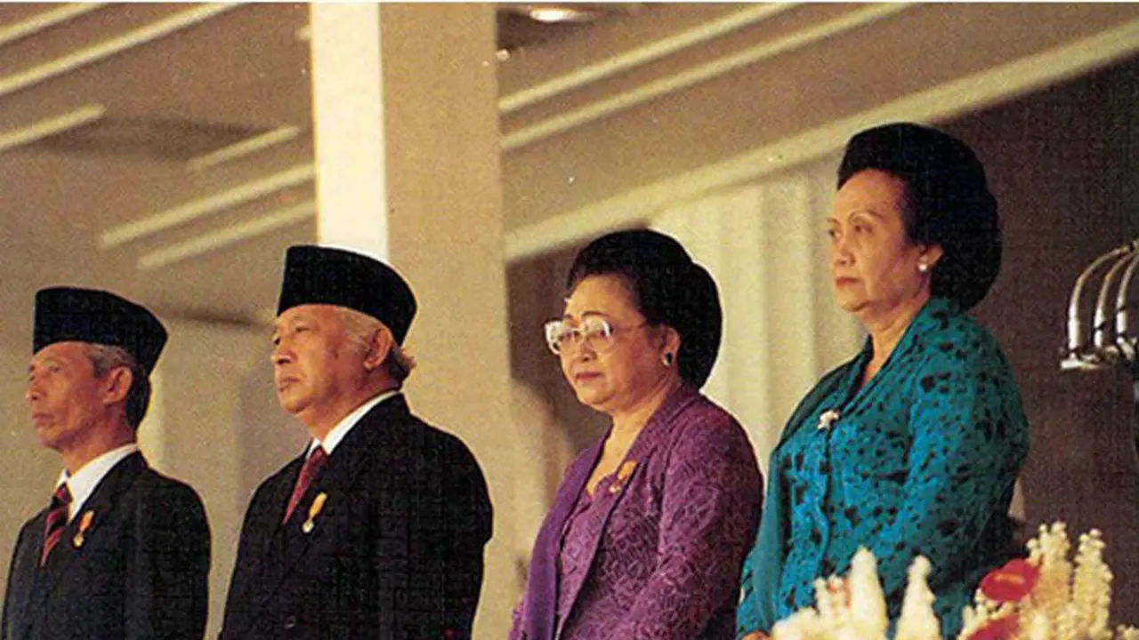 Busana Ibu Negara dari masa ke masa