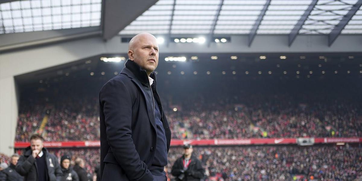 Membela Arne Slot: Awalnya Diduga Akan Dipecat, Kini Bawa Liverpool Menuju 2 Trofi