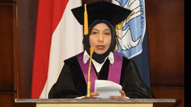Guru Besar Bidang Ilmu Kesehatan Kerja Universitas Indonesia (UI), Prof. Robiana