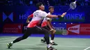 Muhammad Shohibul Fikri/Bagas Maulana yang menempati peringkat 29 BWF tampil di final All England dalam keikutsertaannya yang pertama kali menghadapi seniornya Mohammad Ahsan/ Hendra Setiawan yang diunggulkan ditempat kedua dan mengincar gelar ketiga. (AP/Rui Vieira)