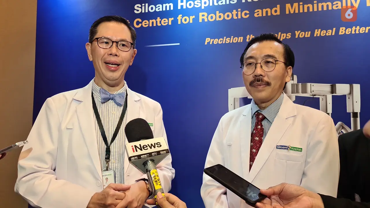 Dr. Marto Sugiono, SpU (K), FRCS-Urology (UK) dan Dr. dr. Wifanto Saditya Jeo, SpB-KBD