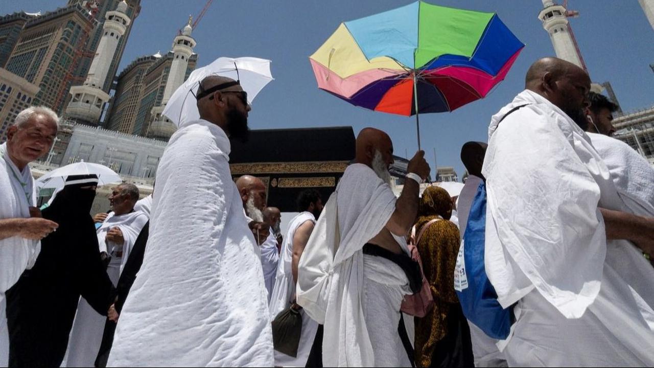 KH Ahmad Sidqi yang merupakan Konsultan Pembimbing Ibadah Haji PPIH Arab Saudi mengatakan bahwa peristiwa ini merupakan waktu yang tepat untuk masyarakat dunia meluruskan arah kiblat. Foto: Media Center Haji 2024 / Sigid Kurniawan<br>