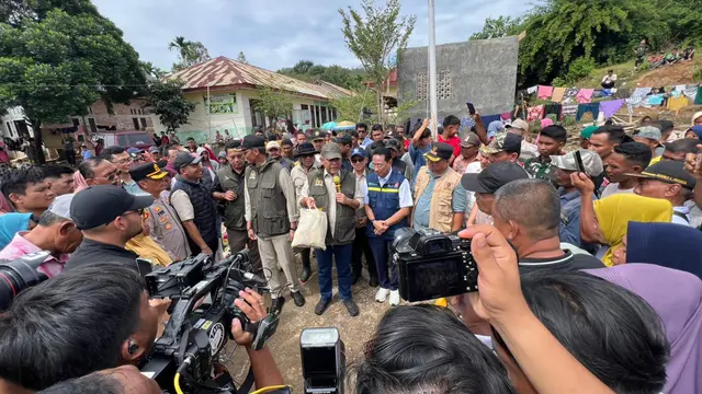 Ketua Majelis Permusyawaratan RI Ahmad Muzani menyalurkan bantuan kemanusiaan bagi masyarakat Aceh yang terdampak banjir bandang dan tanah longsor.