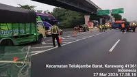 Polisi Alihkan Arus Kendaraan Arah Cikampek Keluar Gerbang Tol Karawang Barat