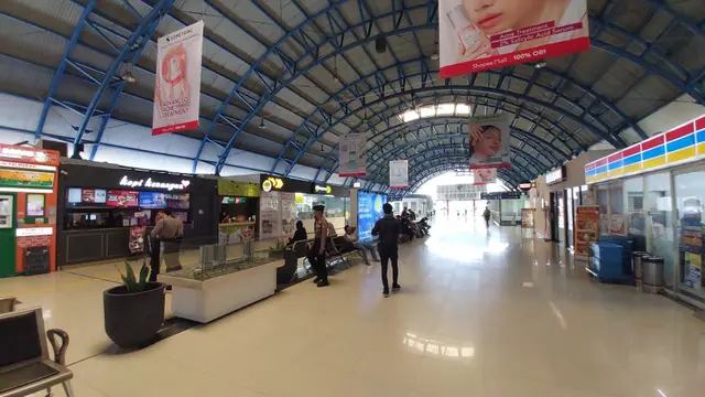 Kondisi Stasiun KRL Palmerah pada Kamis (28/8/2025) terlihat normal.