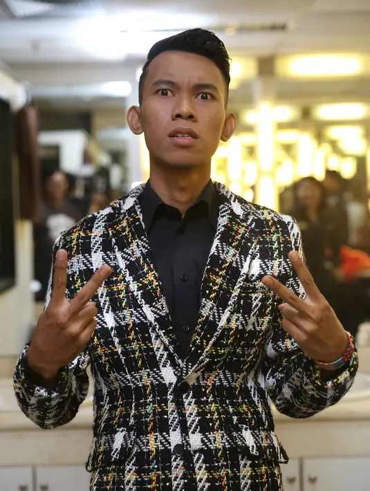 Selain terlibat di beragam acara hiburan reguler yang ada di Indosiar dan SCTV, Cemen dan para finalis SUCA juga akan dilibatkan dalam sebuah acara baru yang khusus untuk mengakomodir para komika bertajuk ‘Stand Up Comedy Club’. (Nurwahyunan/Bintang.com)