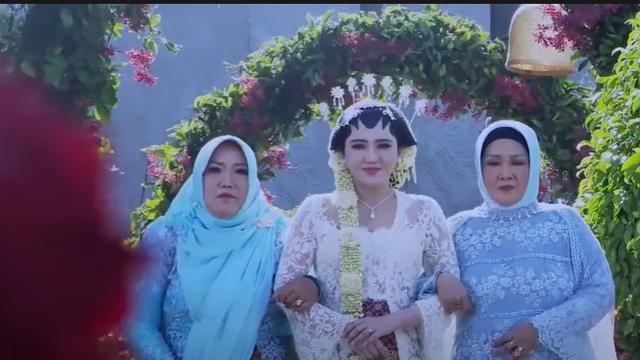 6 Momen Akad Nikah Via Vallen dan Chevra Yolandi, Kental dengan Adat Jawa