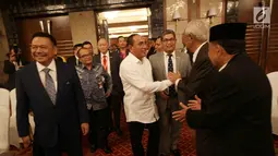 Gubernur Sumatera Utara, Edy Rahmayadi (kemeja putih) menghadiri Rapat Kerja Nasional (Rakernas) Peradi di Medan, Kamis (6/12). Rakernas Peradi III dihelat mulai 6-8 Desember 2018. (Liputan6.com/HO/Djoko)