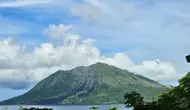 Gunung Ruang yang berada di Kabupaten Kepulauan Sitaro, Sulut.