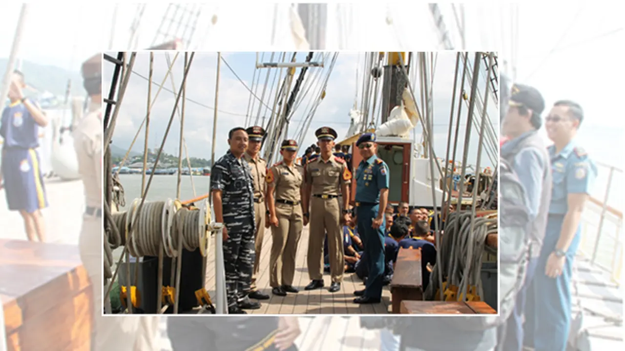 KRI Dewaruci Terima Kunjungan Wartawan Se-Kalimantan Selatan