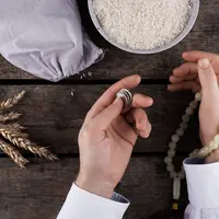 Ilustrasi zakat fitrah. (Image by Freepik)