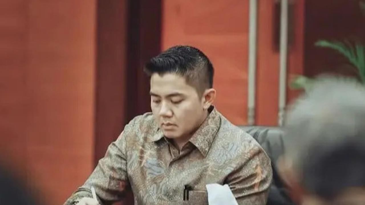 Ternyata Segini Gaji Seskab Teddy Indra Wijaya Usai Naik Pangkat jadi Letkol