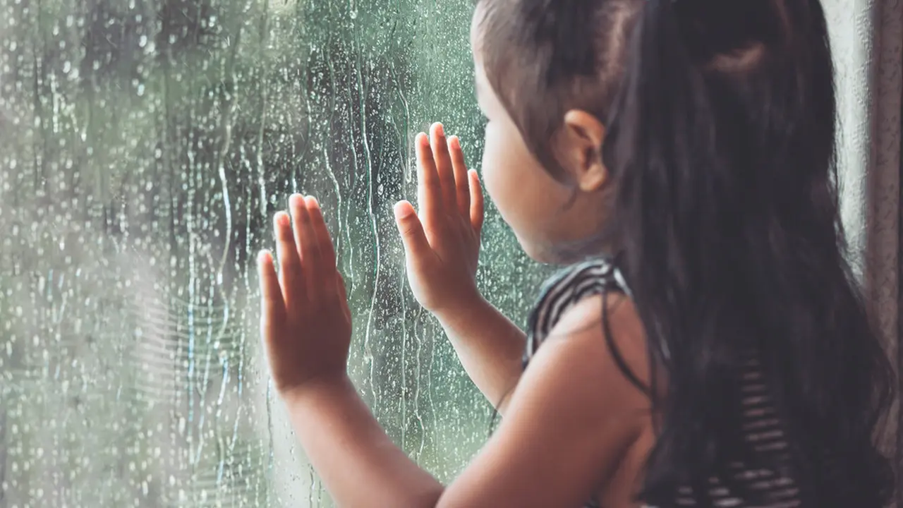 Cuaca Serba Nggak Menentu Bikin Anak Penasaran, Saatnya Berikan Pemahaman Sederhana
