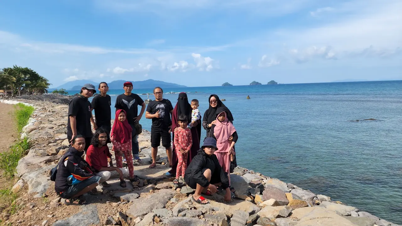 Serunya Liburan Akhir Tahun Keluarga di Lampung, Indahnya Sunset Pantai Hingga Menu Ikan Laut Segar