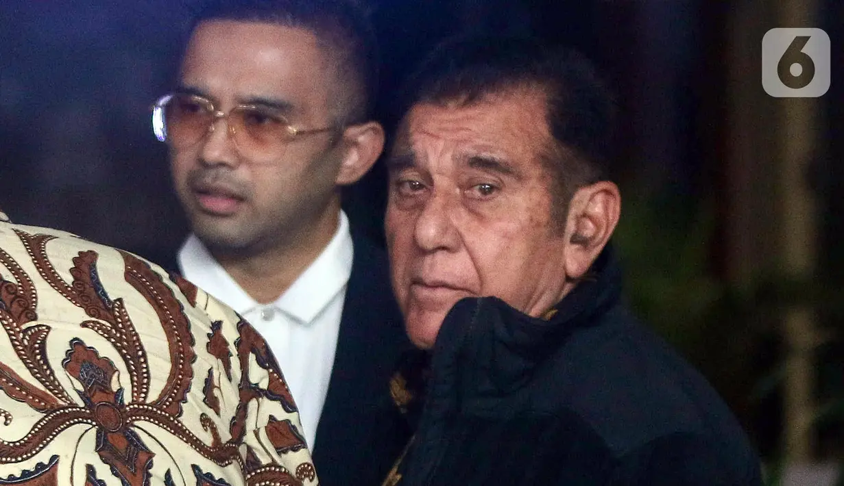 Selama sekitar tujuh jam, Ketua Umum Pemuda Pancasila (PP) Japto Soerjosoemarno menjalani pemeriksaan. (Liputan6.com/Herman Zakharia)