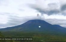 Gunung Semeru Erupsi Lagi, Keluarkan Abu hingga 500 Meter ke Atas