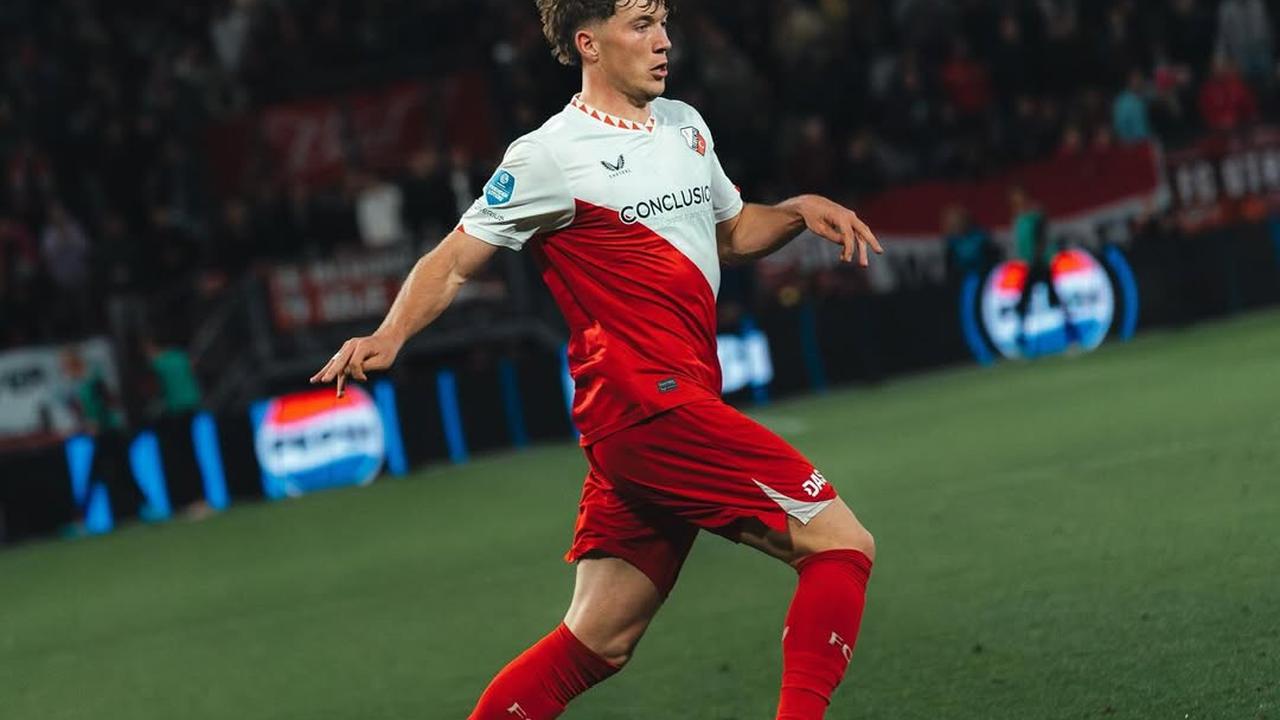 Ole Romeny Upload IG Story Tanda Tangani Jersey Timnas Indonesia Milik Bocah