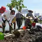 Gubernur Sumut, Edy Rahmayadi, menanam mangrove di Kabupaten Langkat.