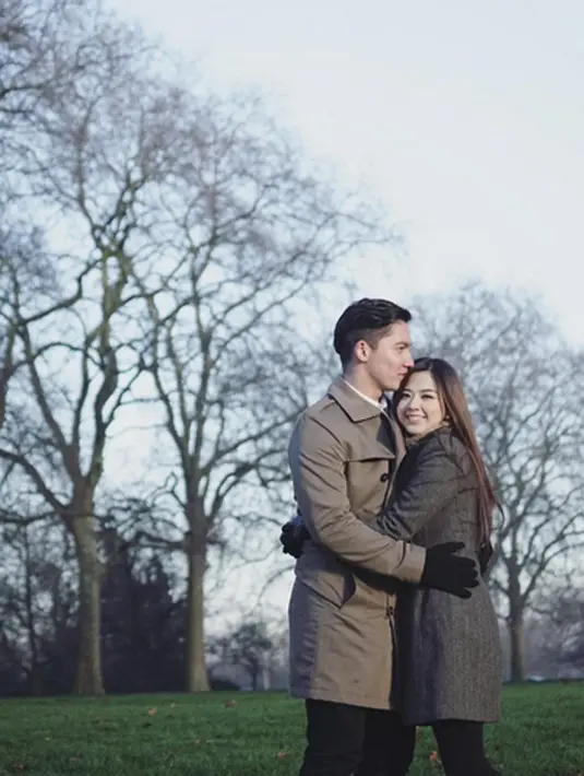 "Berharapnya sih tahun ini (hamil). Tapi sekarang belum program (momongan) sih, pengen alami aja," tukas Franda. (Instagram/samuel_zylgwyn)