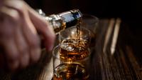 Miras Picu Jutaan Masalah Kesehatan, Begini Islam Melarang Konsumsi Minuman Beralkohol. Foto: Freepic.diller/freepik.