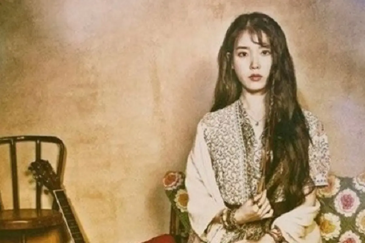 IU