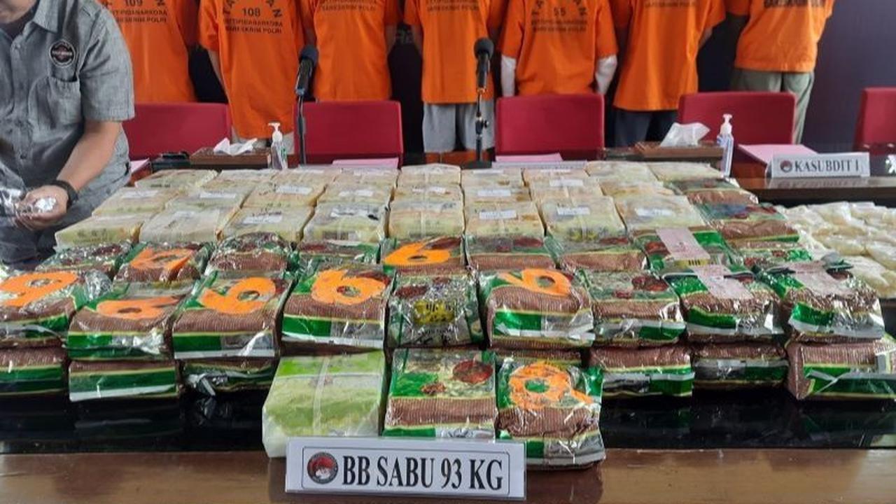 Tiga orang tersangka yang ditangkap MA bin A, A bin M dan M bin I alias A. Sedangkan satu DPO berinisial B.<br>