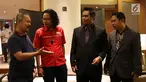 Direktur PT Envy Technology Indonesia Henk Mahendra, Ketua Perkoin Jack Tumewan, CEO PT Dinamika Utama Jaya Zainal Aziz dan GM Lawangsewu Teknologi Bechru Dwi Atmoko  berdiskusi bisnis digital, Jakarta, Minggu (18/8/2019). Diskusi tersebut membahas bisnis digital decacorn kedepan. (Liputan6.com/Angg