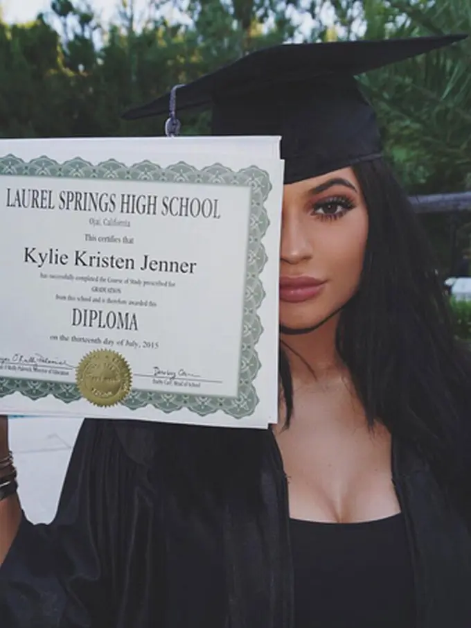 [Bintang] Kylie Jenner