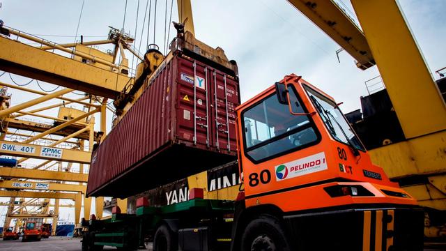 Lapangan Penumpukan di Terminal Peti Kemas (TPK) Belawan