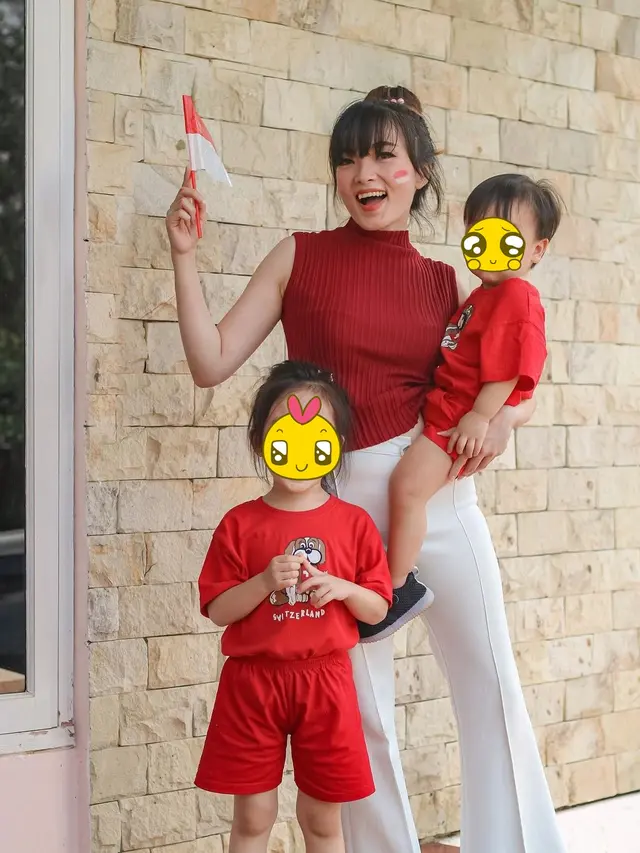 6 Outfit Kompak Keluarga Angel Eks Cherrybelle di Berbagai Acara, Dominan Merah