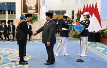 Mensos Gus Ipul Terima Penghargaan Bintang Mahaputera Adipurna dari Presiden Prabowo
