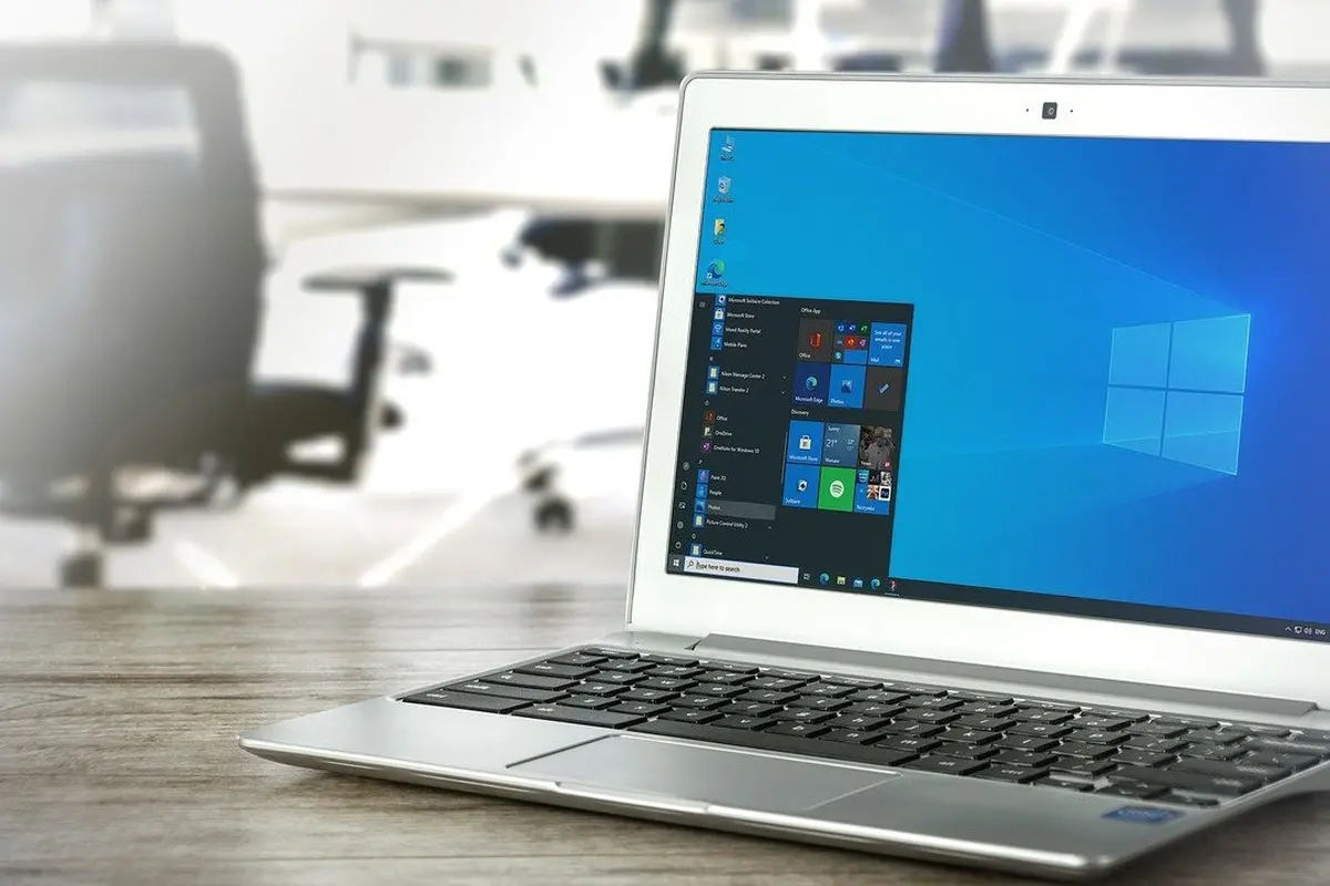 Ilustrasi Laptop Windows 10