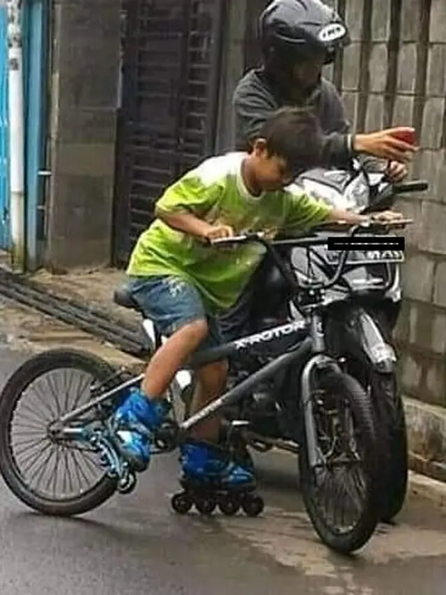 6 Potret Absurd Anak-Anak Bertingkah Menyusahkan Diri Sendiri Ini Kocak