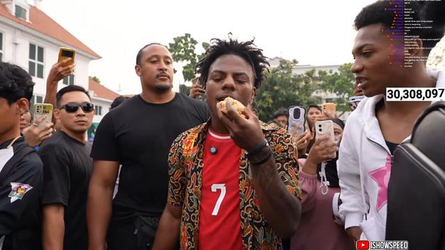 IShowSpeed melakukan live streaming di Indonesia dan sukses besar dengan mencapai total 17 juta lebih penonton (YouTube/IShowSpeed)