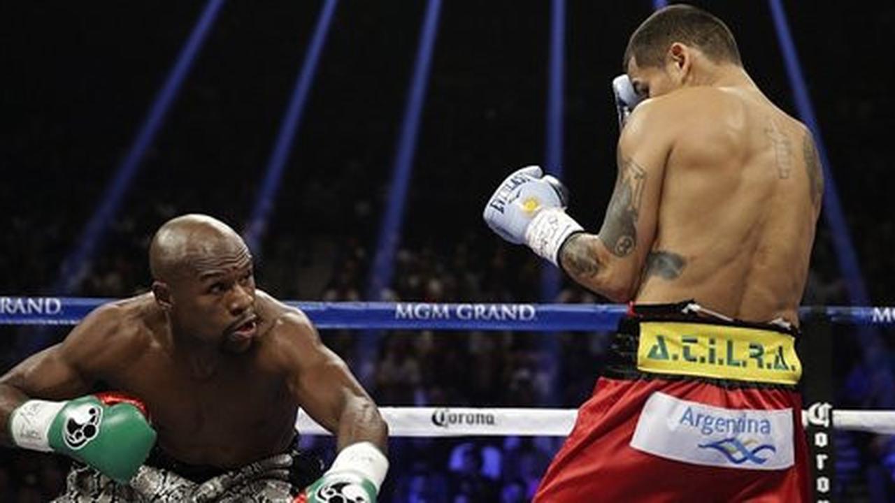 Ronde pertama, Mayweather dan Berto tak banyak lancarkan serangan
