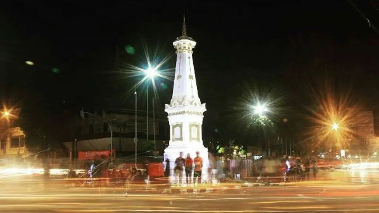 [Bintang] Editor Says: Jogja, Kota Berhati Nyam-nyam