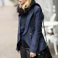 Navy-black outfit. (Foto: dentelleetfleurs.com)