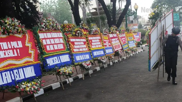 Kadiv Humas Mabes Polri Irjen Setyo Wasisto menuturkan, akan menyeleksi setiap karangan bunga yang dikirim ke Mabes Polri. Hal ini disebabkan adanya karangan bunga yang memuat kata-kata yang tidak tepat sehingga diperlukan proses seleksi.