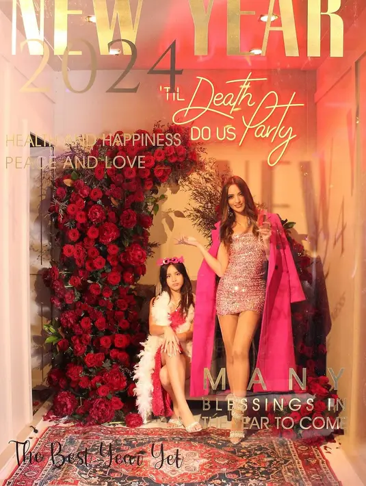 Mikhayla turut hadir di pesta tersebut dengan busana yang bikin ia terlihat lebih dewasa [@ramadhaniabakrie]