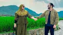 <p>Selebgram Tasyi Athasyia viral di medsos beberapa hari terakhir. Musababnya, dalam sebuah konten bareng saudara kembarnya, Tasya Farasya, ia ditanya andai mendadak dapat duit 1 miliar rupiah mau beli apa? Tasyi Athasyia bilang 1 miliar rupiah paling buat beli cotton buds alias korek kuping. Ia tak yakin bisa beli rumah yang &ldquo;proper&rdquo; dengan uang semiliar. Tak disangka jawaban ini membuatnya dikecam netizen +62. (Foto: Dok. Instagram @tasyiiathasyia)</p>