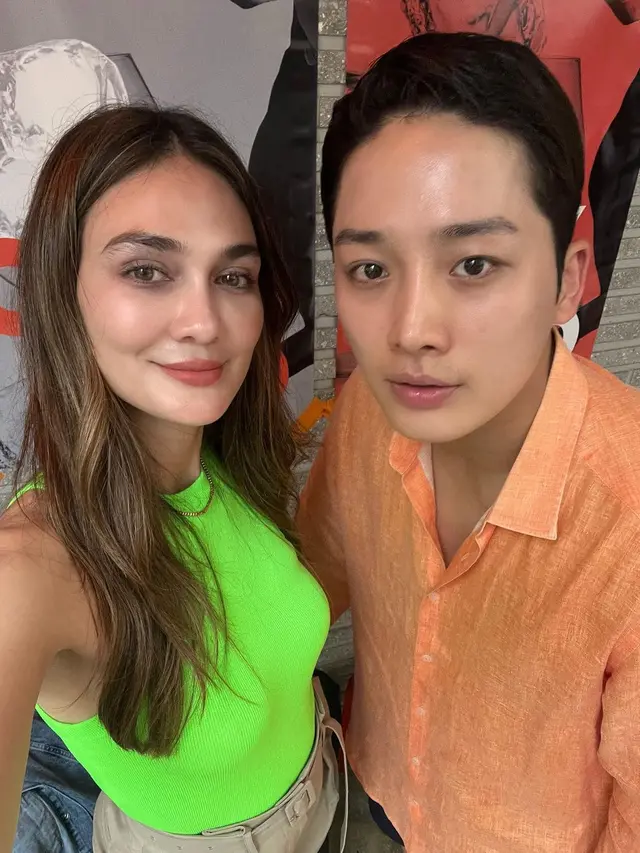 Inspirasi Outfit Kasual Luna Maya Liburan di Korea Selatan yang Membawanya Bertemu Jodoh